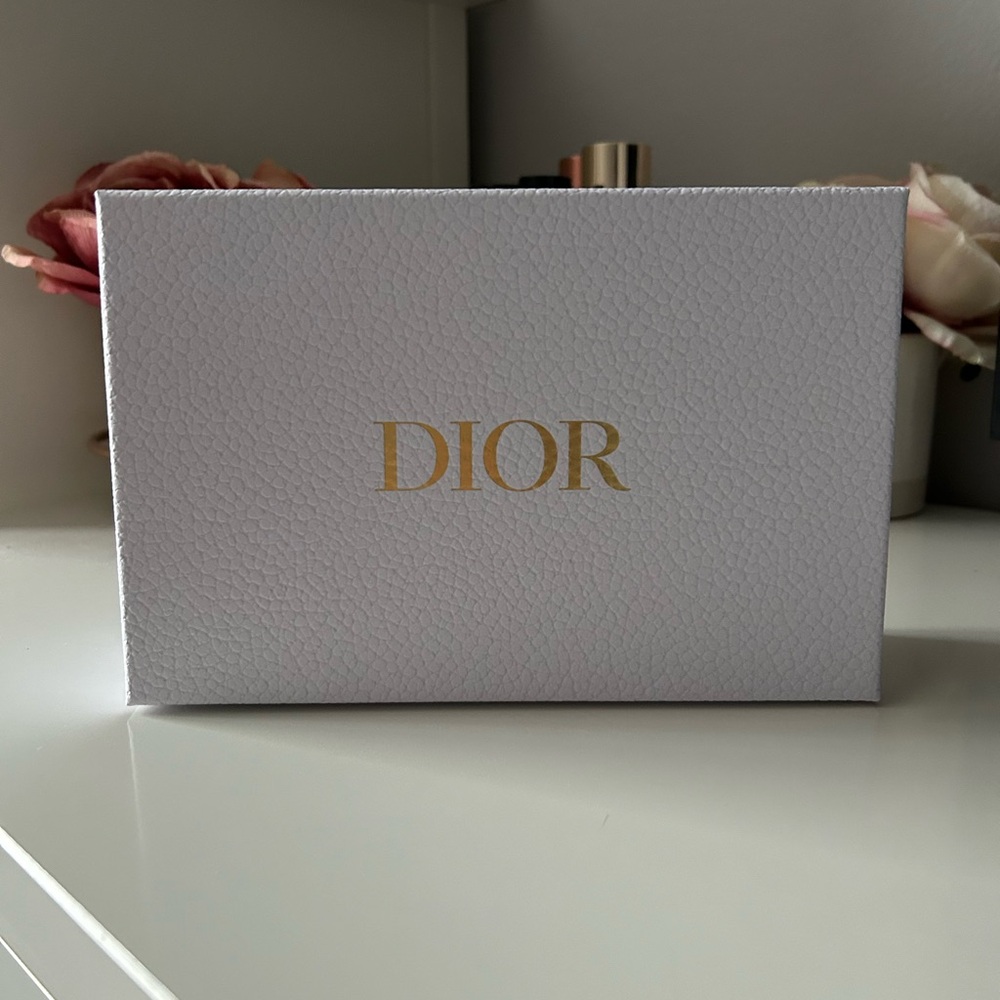 NEW DIOR SMALL GIFT  BOX
